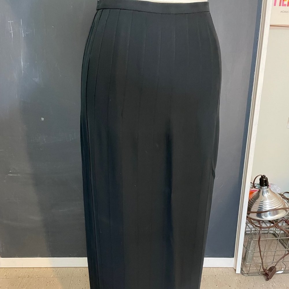 Banana Republic Silk Straight Pintuck skirt